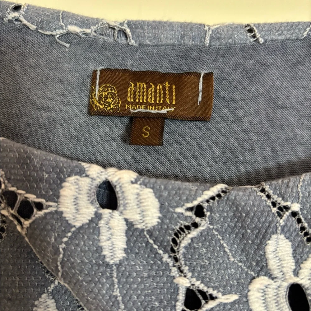 AMANTI Made In Italy Elegant Blue Silk Women's Top. Size Small. - Picture 5 of 6